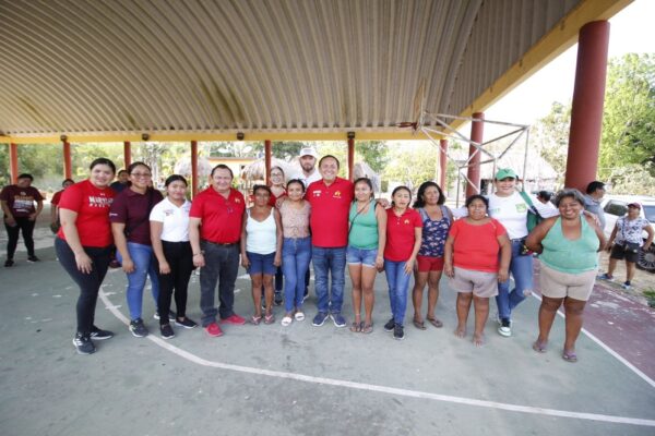 NIVARDO MENA A FAVOR DE LA EDUCACIÓN EN CADA UNA DE LAS COMUNIDADES