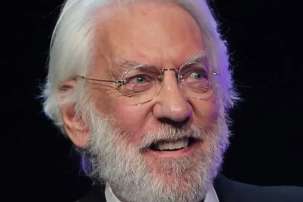 Murió Donald Sutherland, actor que interpretó al Presidente Snow en 'Los Juegos del Hambre'