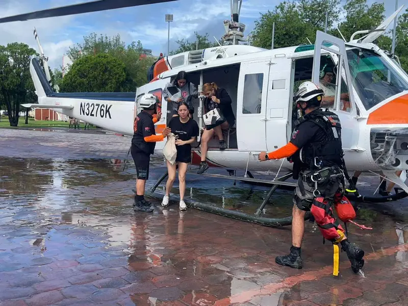 'Alberto' deja daños en carreteras de NL; rescatan a 120 personas