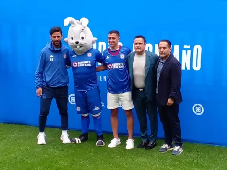 Andrés Montaño llegó a Cruz Azul para ganar la décima estrella