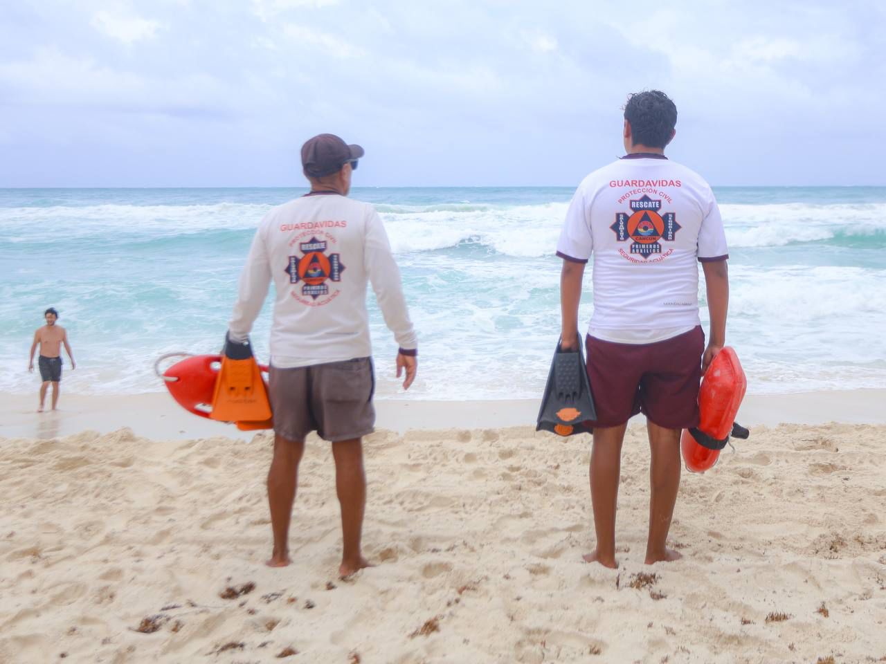 PLAYAS DE CANCÚN, LISTAS CON GUARDAVIDAS PARA RECIBIR A VACACIONISTAS EN EL VERANO