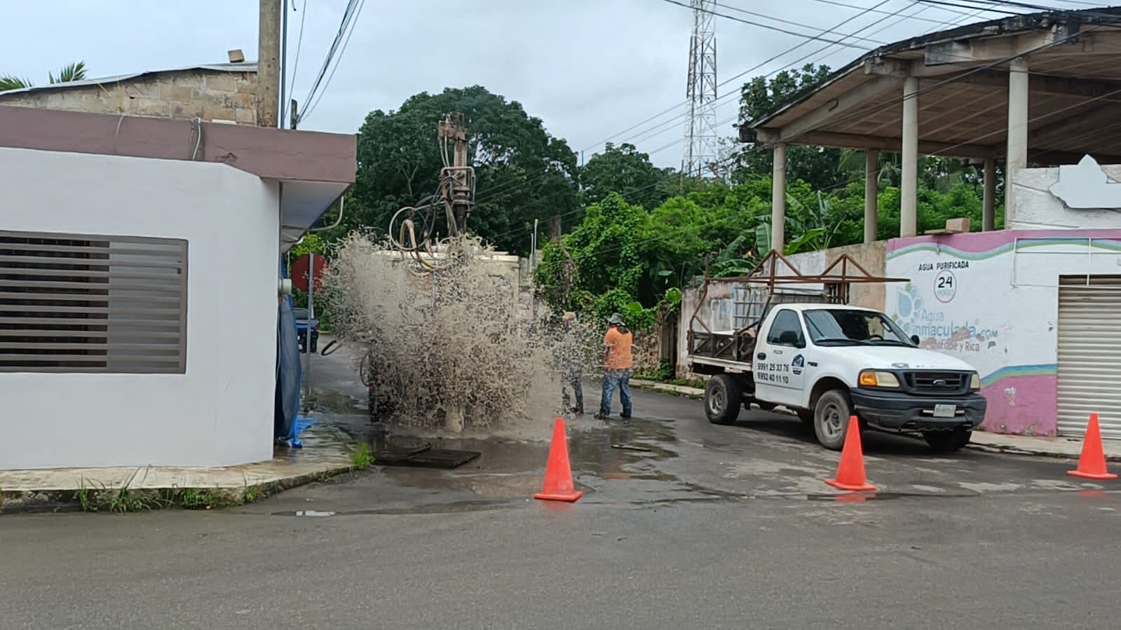 Inician con desazolve de sistemas de absorción pluvial en José María Morelos.