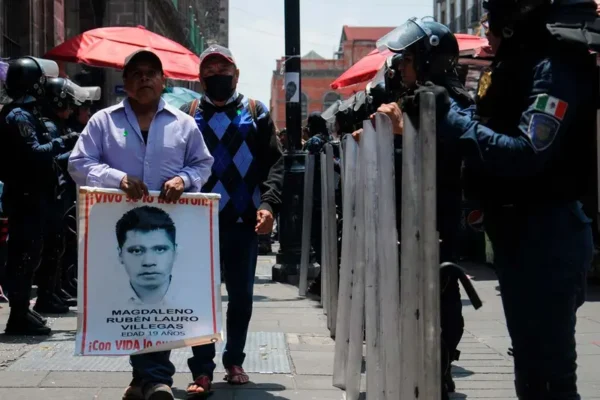 Nos fue muy bien con los padres de los 43 normalistas: López Obrador; habrá nueva reunión