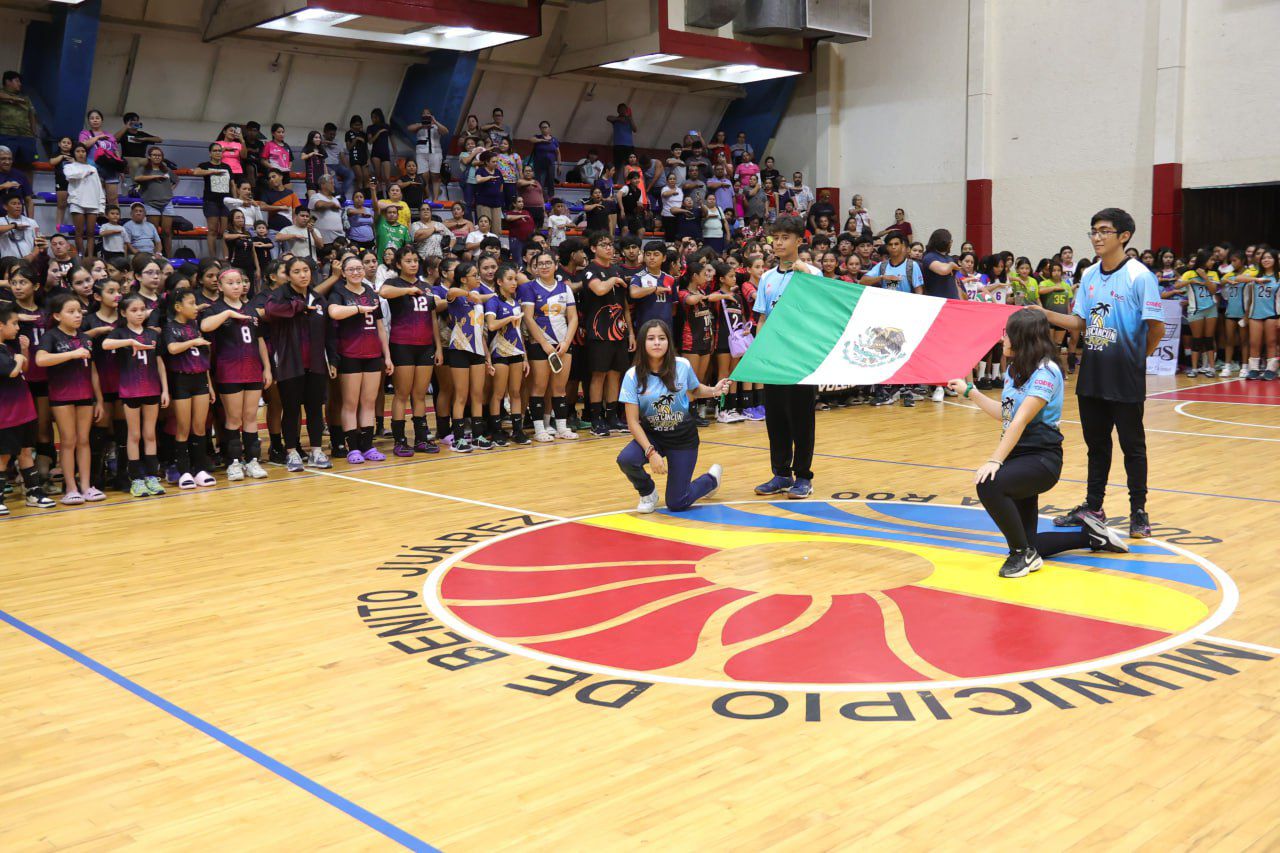 AUTORIDADES MUNICIPALES INAUGURAN LA “COPA CANCÚN JUNIOR”