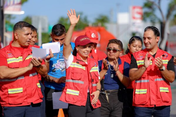 ENALTECE ANA PATY PERALTA LABOR HEROICA Y DEDICACIÓN DE BOMBEROS