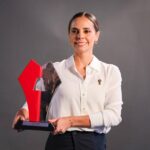 ANA PATY PERALTA RECIBE PREMIO NACIONAL POR PROGRAMA PARA REGULARIZAR Y LLEVAR SERVICIOS A COLONIAS