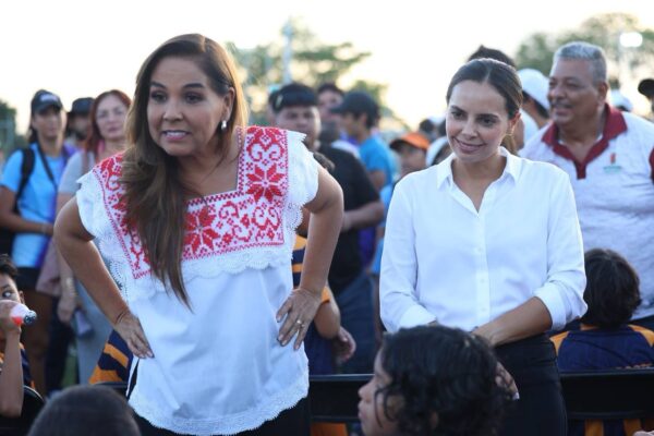 INAUGURAN  ANA PATY PERALTA Y MARA LEZAMA UNIDAD DEPORTIVA DE LA SM 21