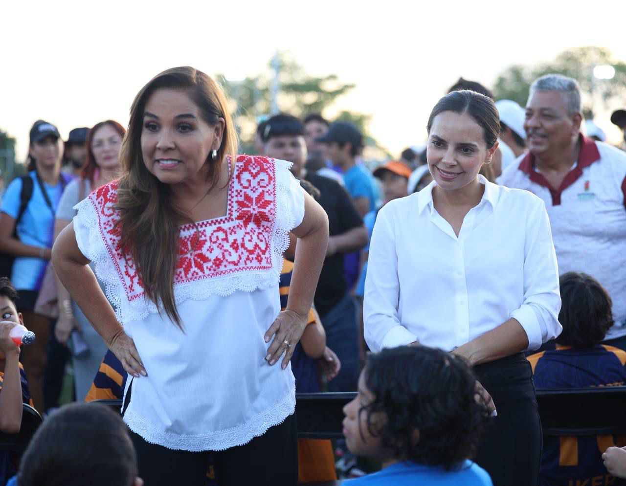 INAUGURAN  ANA PATY PERALTA Y MARA LEZAMA UNIDAD DEPORTIVA DE LA SM 21