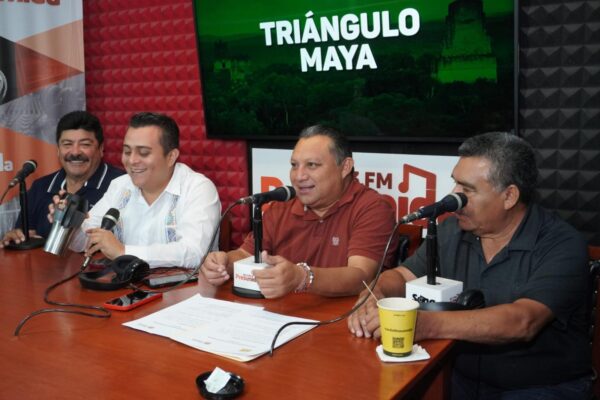 Más atención en las colonias de la cabecera, Erik Borges Yam escucha demandas del pueblo.