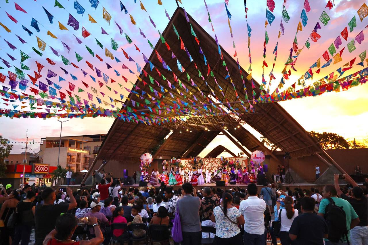 EL PARQUE DE LAS PALAPAS ARROPA EL FESTIVAL DE CULTURA DEL CARIBE