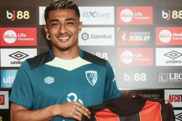 Julián Araujo, anunciado oficialmente como nuevo jugador del Bournemouth