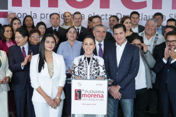 CLAUDIA SHEINBAUM CELEBRA BANCADA HISTÓRICA DE MORENA CON 66 SENADORES Y SENADORAS