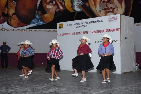 SIGUE LA CELEBRACIÓN DEL 50 ANIVERSARIO DE QUINTANA ROO CON UNA GRAN NOCHE CULTURAL.