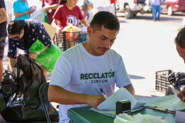 REALIZA GOBIERNO MUNICIPAL ÚLTIMO RECICLATÓN Y ADOPTA FEST DE 2024