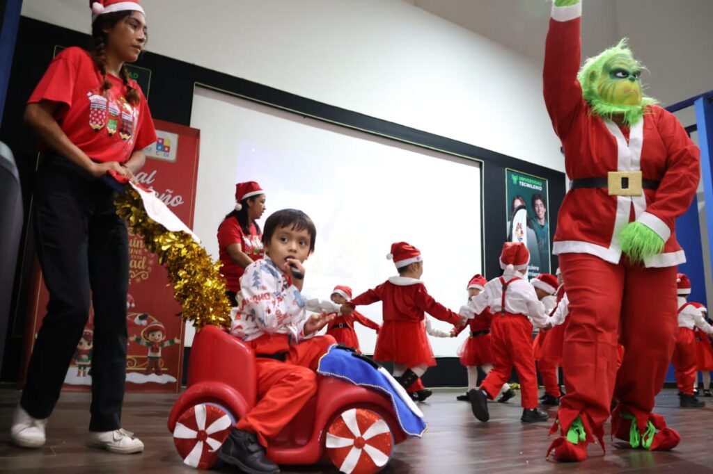 EL ESPÍRITU NAVIDEÑO LLENA DE ALEGRÍA EL FESTIVAL DE LOS CENTROS DE ATENCIÓN INFANTIL DEL DIF BJ